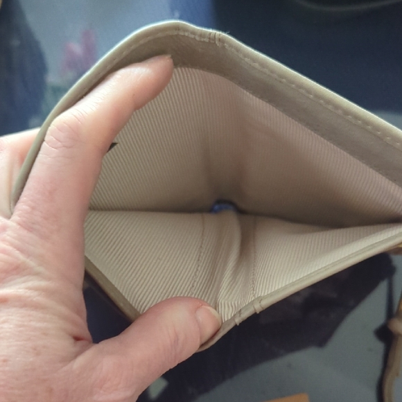 Margot New York Leather Wallet - Picture 5 of 6